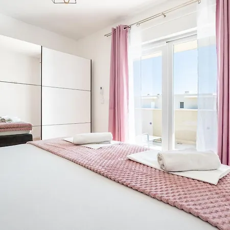 Luxury Modern Penthouse W Jacuzzi & Huge Terrace Apartmán