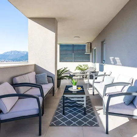 Apartmán Luxury Modern Penthouse W Jacuzzi & Huge Terrace