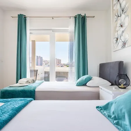 New Luxury 3-bedroom Penthouse With Huge Terrace Appartamento Spalato
