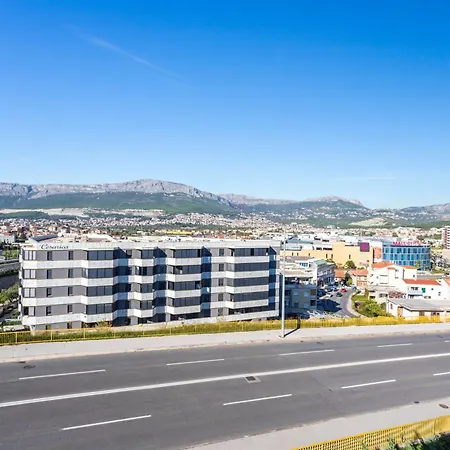 Apartmán Luxury Modern Penthouse W Jacuzzi & Huge Terrace