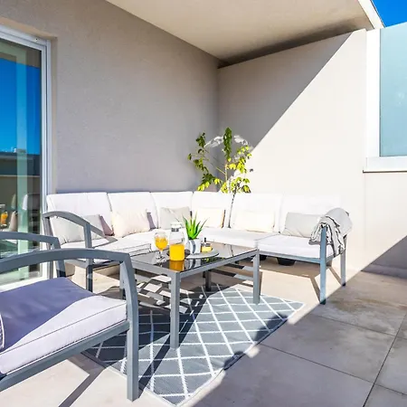 아파트 Luxury Modern Penthouse W Jacuzzi & Huge Terrace 스플리트