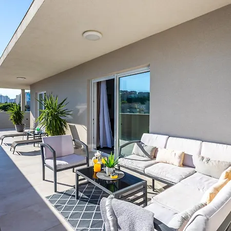 Luxury Modern Penthouse W Jacuzzi & Huge Terrace Spalato