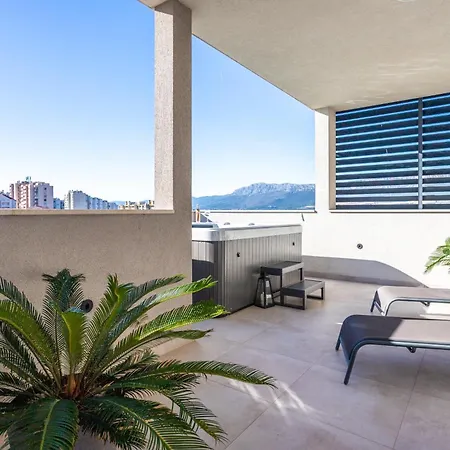 Luxury Modern Penthouse W Jacuzzi & Huge Terrace 公寓 斯普利特